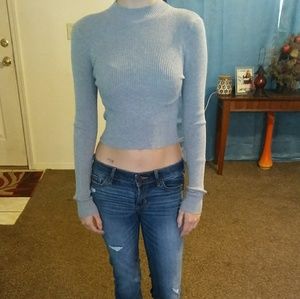 Grey long sleeved crop top and hollister jeans